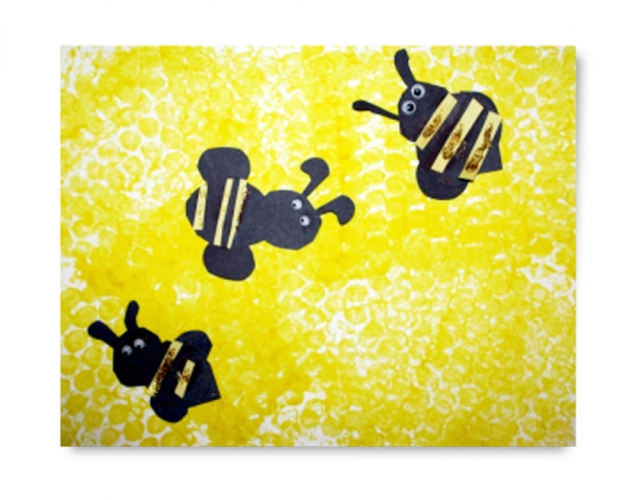 SWEET LITTLE HONEY BEES! – Printmaking, Cutting, Gluing